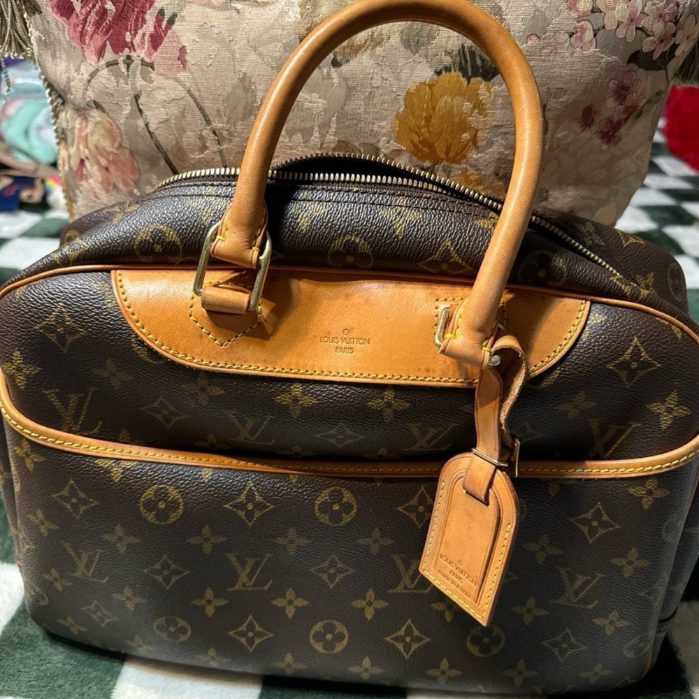 Louis Vuitton  authentic Brown Monogram  Bag